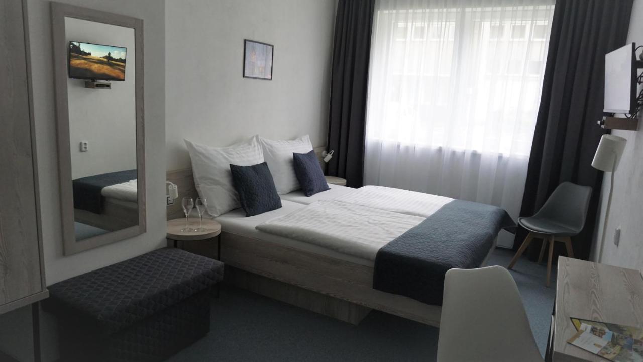 Hotel Metropol Cb Ческе-Будеёвице Экстерьер фото